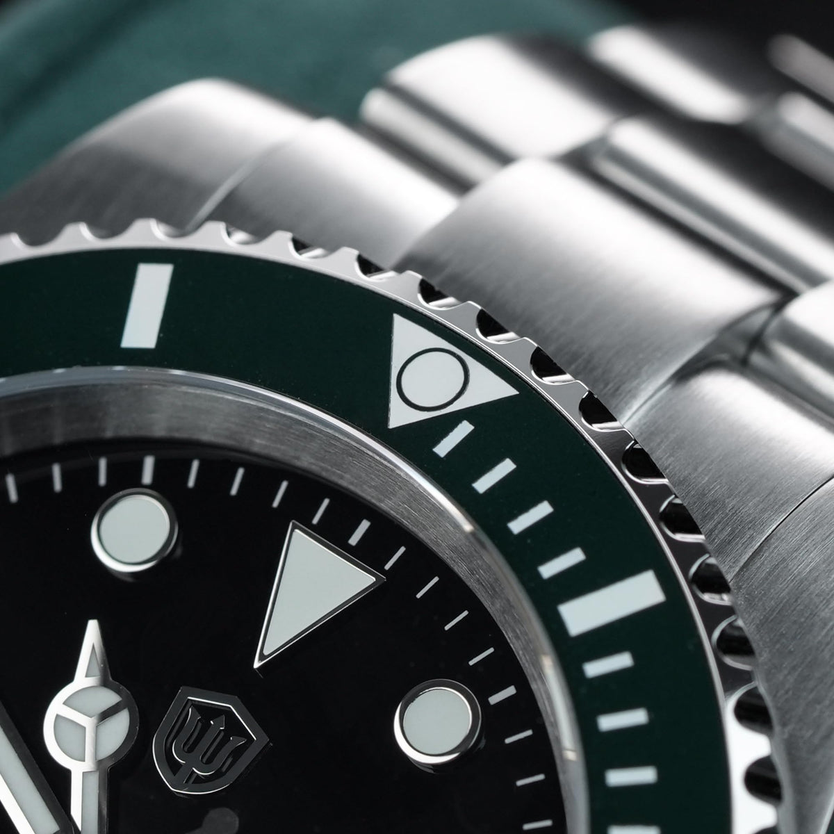 40mm Sapphire Crystal 200m Waterproof Quartz Diver Watch B1316